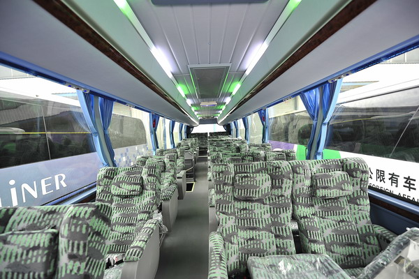 青年客车JNP6127LBEV纯电动客车