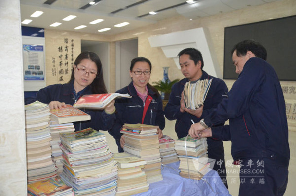 洛阳凯迈:爱心捐书,传递希望