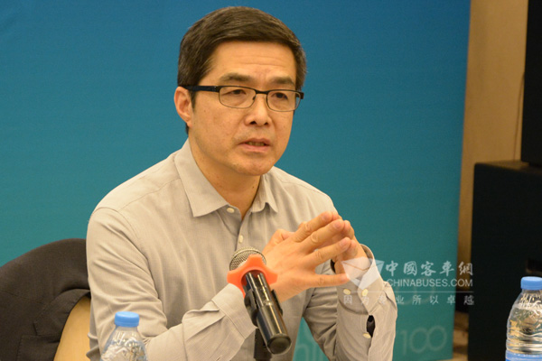 欧阳明高答乐竞官方网站：“十三五”客车电池什么样