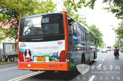 四川：成都公交车车身逐步取消商业广告