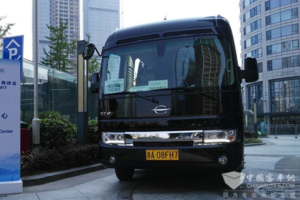 长江“奕阁”纯电动中巴
