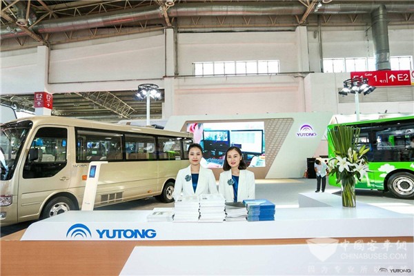 “双配置+负排放”!宇通10.5米氢燃料电池客车新品全球首发