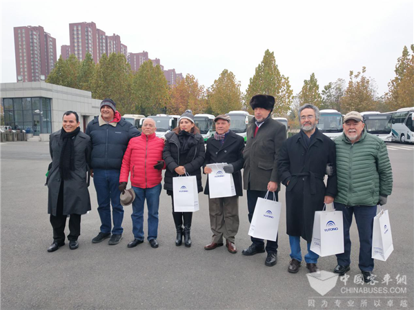 墨西哥媒体团到访宇通客车 为中国客车发展成就点赞