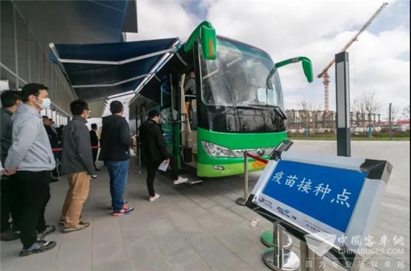 助力全民免疫！宇通疫苗接种车开到“家门口”