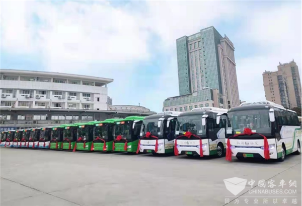 新车启新年! 32辆金旅新能源公交车仙游“上岗”