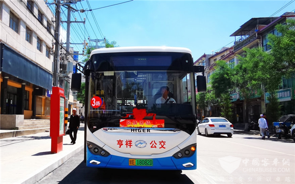 新能源公共出行“零突破”!32台苏州金龙蔚蓝公交上线张家川