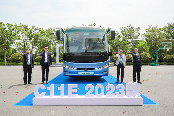 宇通发布C11E新品！2023中国旅游出行发展大会加快推进运游融合