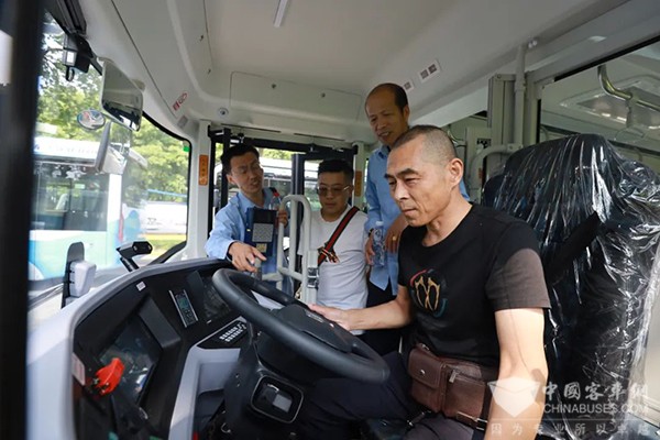 申沃客车 九系客车 奉贤客运 智能网联 纯电动客车