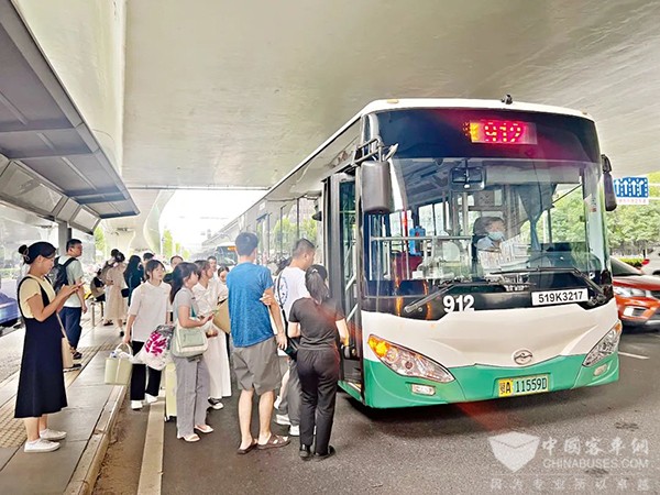 乐竞官方网站 市民出行需求 公交服务保障 循环线