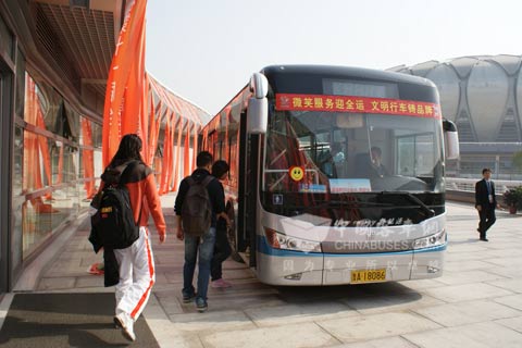中通获奖车型在运送运动员