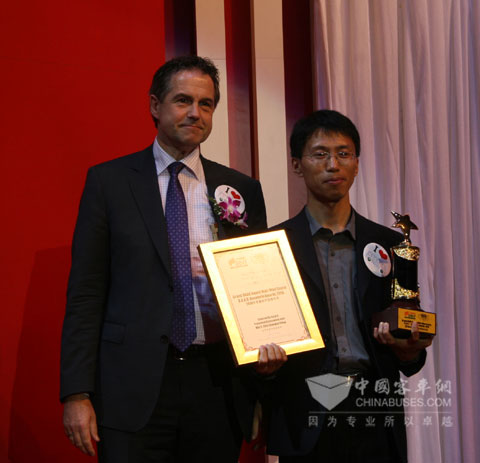 中通客车LCK6899H荣获世界客车联盟年度最佳中型客车奖