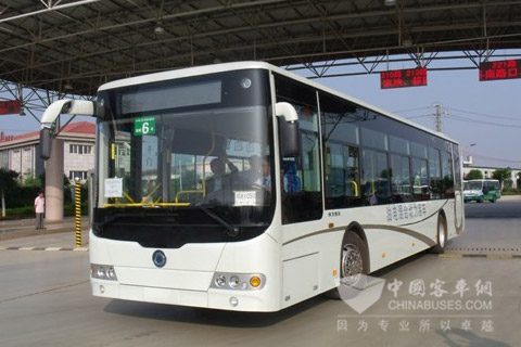 申龙参赛客车