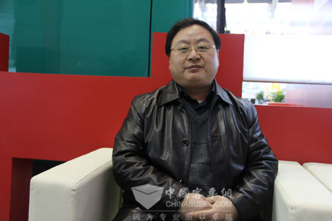江淮商用车客车底盘营销公司张忠总经理在接受乐竞官方网站记者采访