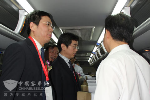 交通运输部总规划师戴东昌一行参观海格客车