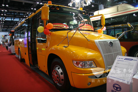 恒通校车CKZ6104CDX4