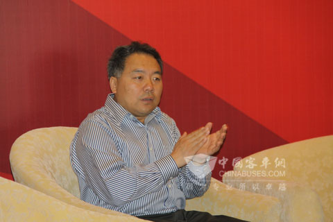 中国公路中国公路学会客车分会副秘书长佘振清