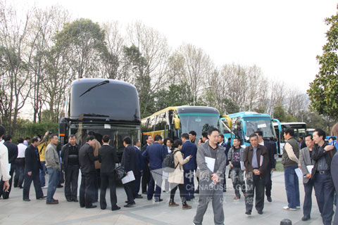 参观大金龙客车