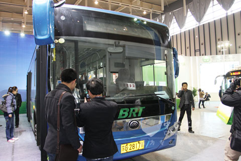 宇通ZK6125HNG1燃气客车