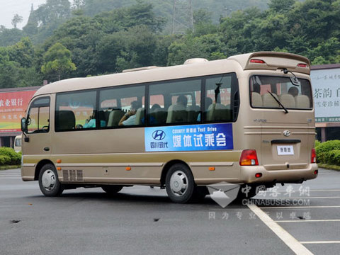 四川现代高端商旅巴士康恩迪 登陆中国市场