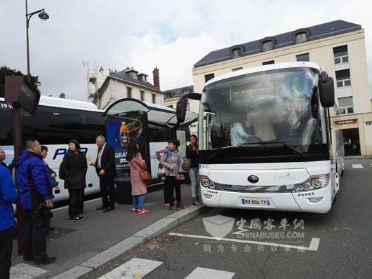 宇通客车在SAVAC公交站台