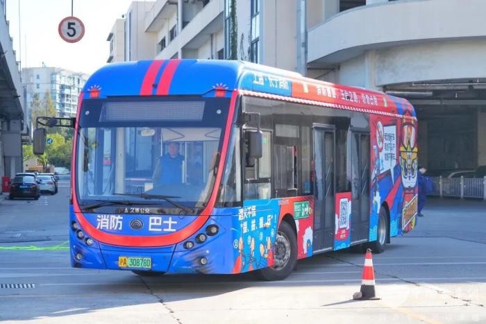 上海街头惊现“神兽”巴士，你遇到了吗？