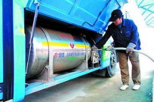 燃气客车存在“围城” 突破需扬“短”避“长”