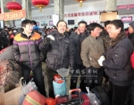 呼和浩特多途径购票助力农民工返乡