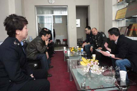 召开座谈会