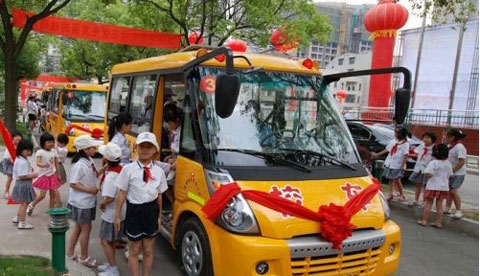 广西柳州运营的校车