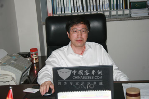 福田欧V新能源客车公司副总经理刘国强在接受乐竞官方网站记者采访