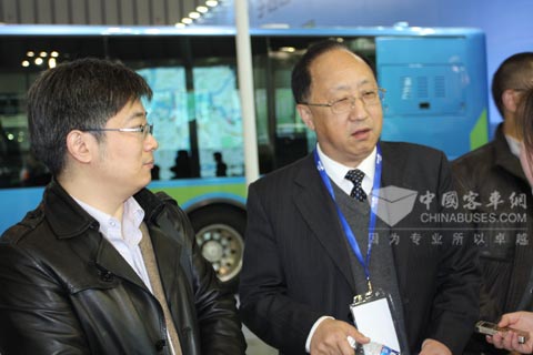 恒通电动客车总经理邓平接受乐竞官方网站主编吴永强采访