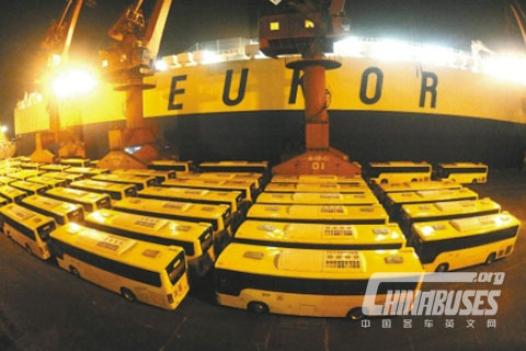 客车