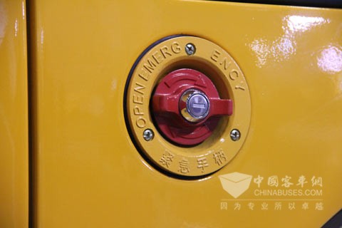 南京依维柯宝迪A42小学生专业校车