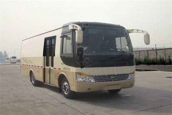 宇通ZK5080XXYN1厢式运输车（天然气国五2-6座）
