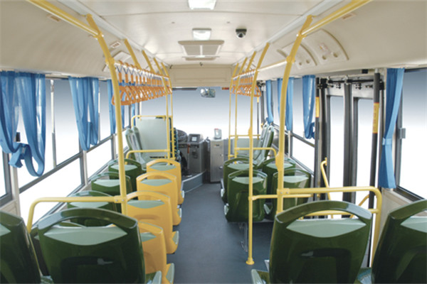金旅XML6745J15CN公交车（天然气国五13-26座）