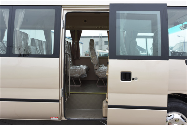 晶马JMV6776CF客车（柴油国五10-23座）