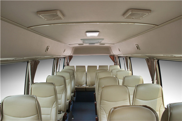 南京金龙NJL6806BEV7客车（纯电动24-31座）