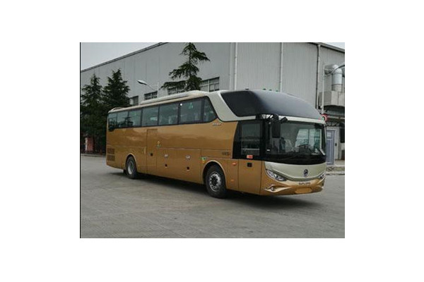 申龙SLK6126ALD52客车（柴油国五24-56座）