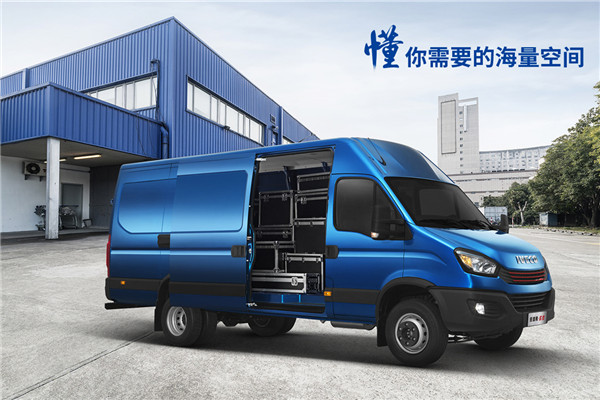 南京依维柯NJ5045XXYEQSE厢式运输车（柴油国五2-6座）