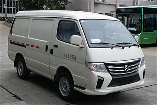 金旅XML5028XXY25厢式运输车（汽油国五2座）