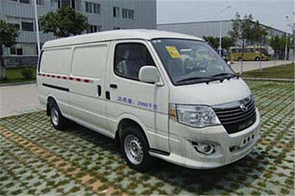 金龙XMQ5033XXY15厢式运输车（汽油国五2-5座）