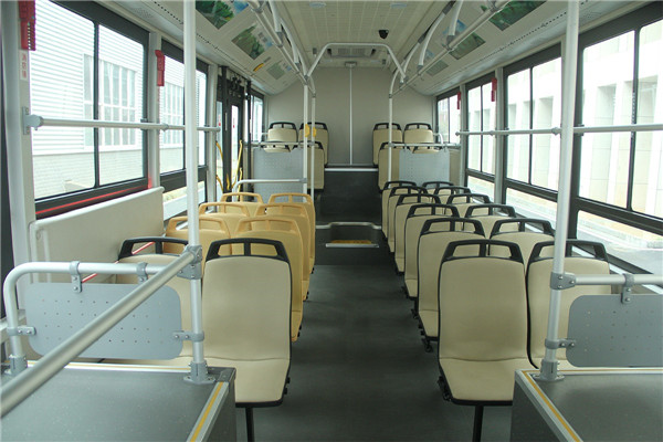 智电HYK6105GBEV低入口公交车（纯电动16-29座）