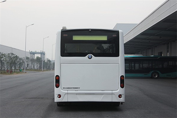 智电HYK6851GBEV低入口公交车（纯电动12-21座）
