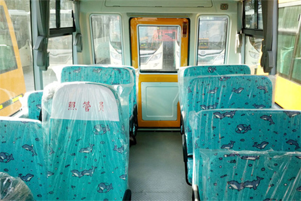 华新HM6570XFD5JN幼儿专用校车（柴油国五10-19座）