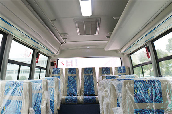 华新HM6733LFD5X客车（柴油国五24-31座）