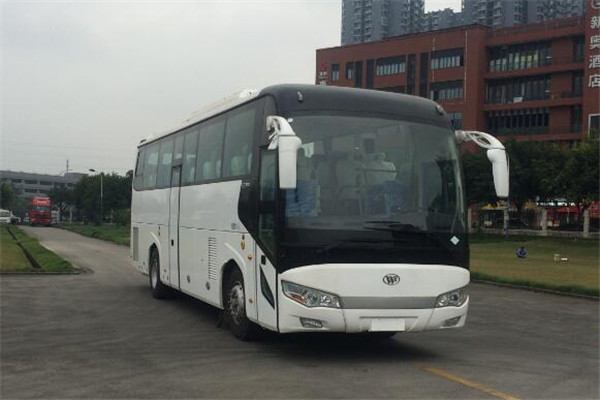 宏远KMT6118HN5客车（天然气国五24-50座）