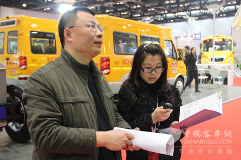 山东通盛制冷设备有限公司总工程师朱广栋接受乐竞官方网站记者采访 